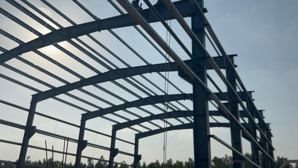 Structural Steel Warehouse Roof Framing under construction
